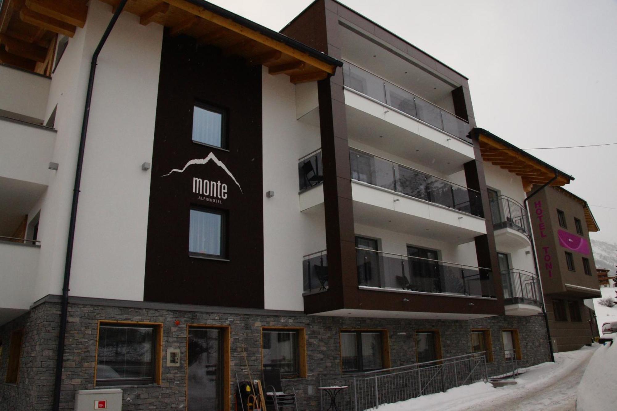 Alpinhotel Monte Superior - Silvretta Card Premium Betrieb กัลเทือร์ ภายนอก รูปภาพ