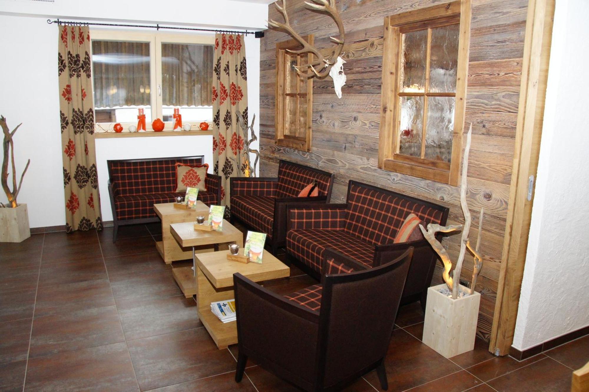 Alpinhotel Monte Superior - Silvretta Card Premium Betrieb กัลเทือร์ ภายนอก รูปภาพ
