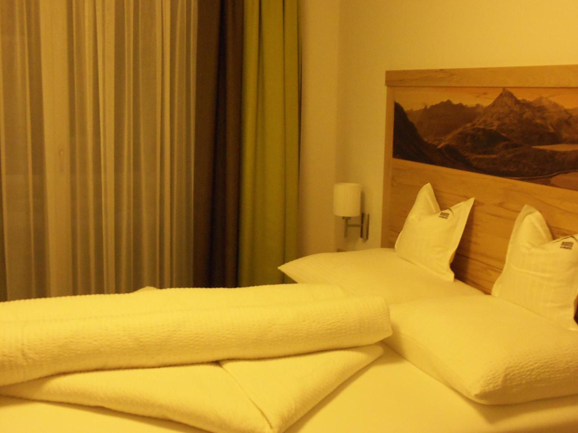 Alpinhotel Monte Superior - Silvretta Card Premium Betrieb กัลเทือร์ ภายนอก รูปภาพ
