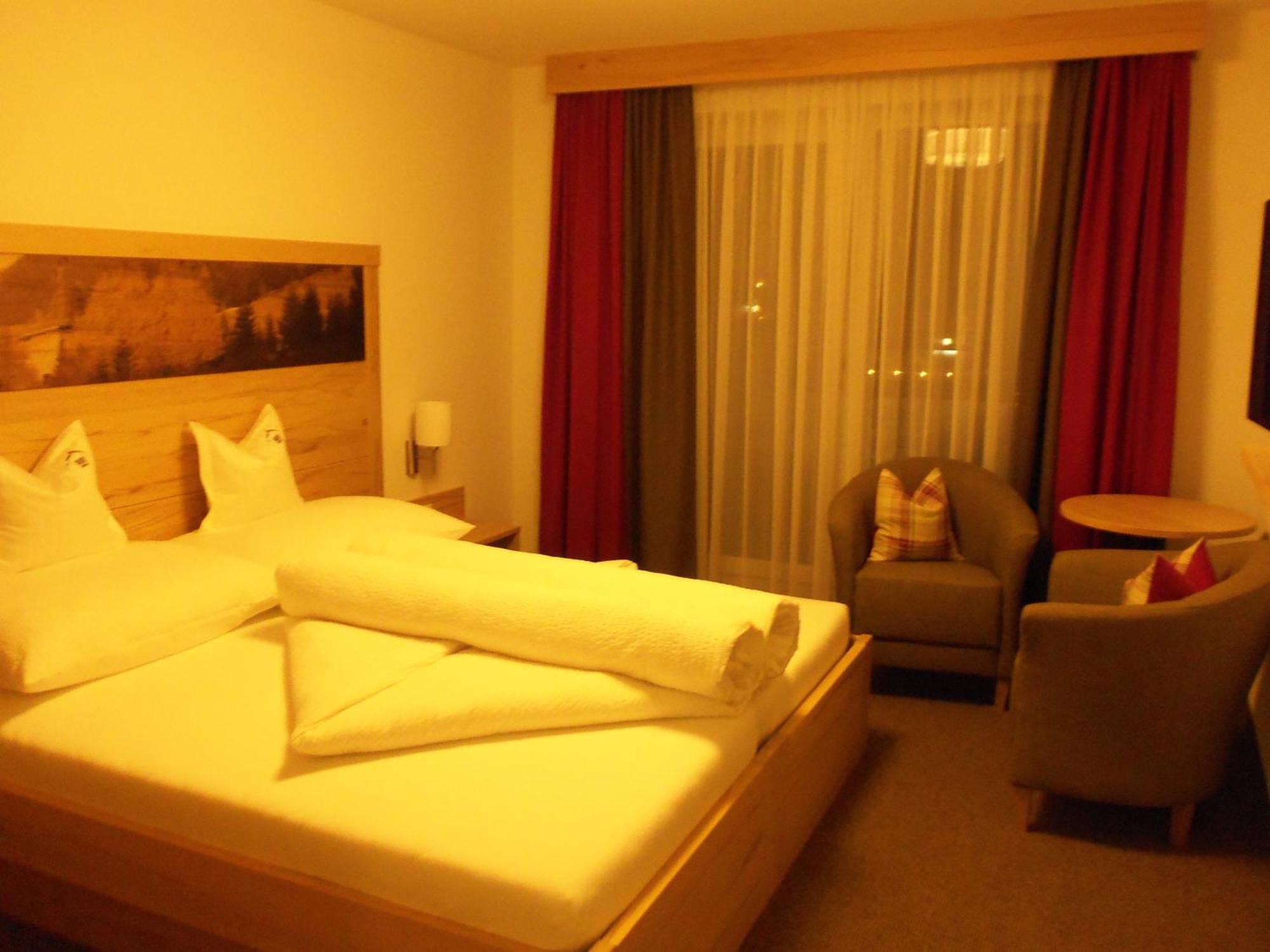 Alpinhotel Monte Superior - Silvretta Card Premium Betrieb กัลเทือร์ ภายนอก รูปภาพ