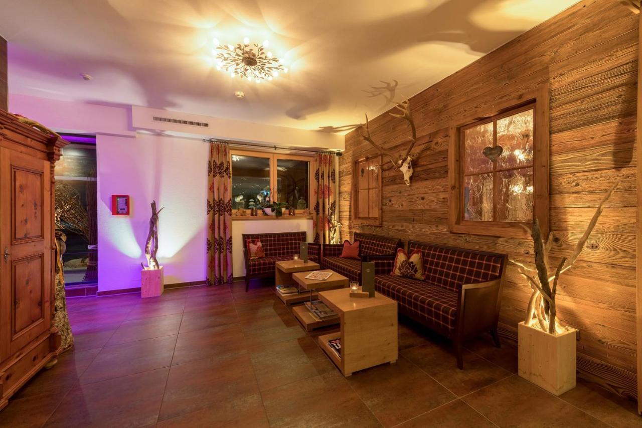 Alpinhotel Monte Superior - Silvretta Card Premium Betrieb กัลเทือร์ ภายนอก รูปภาพ