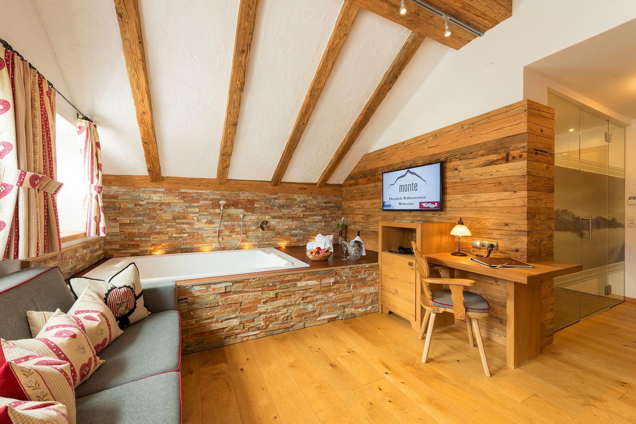 Alpinhotel Monte Superior - Silvretta Card Premium Betrieb กัลเทือร์ ภายนอก รูปภาพ