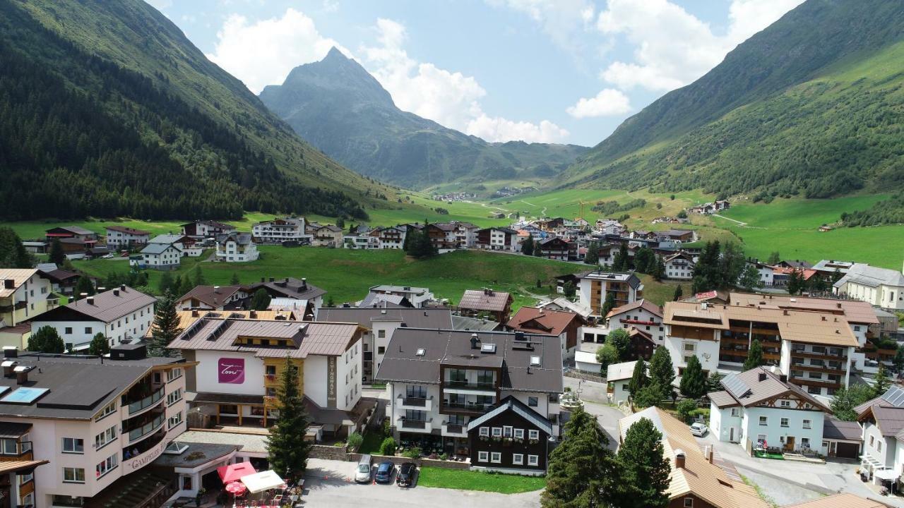 Alpinhotel Monte Superior - Silvretta Card Premium Betrieb กัลเทือร์ ภายนอก รูปภาพ